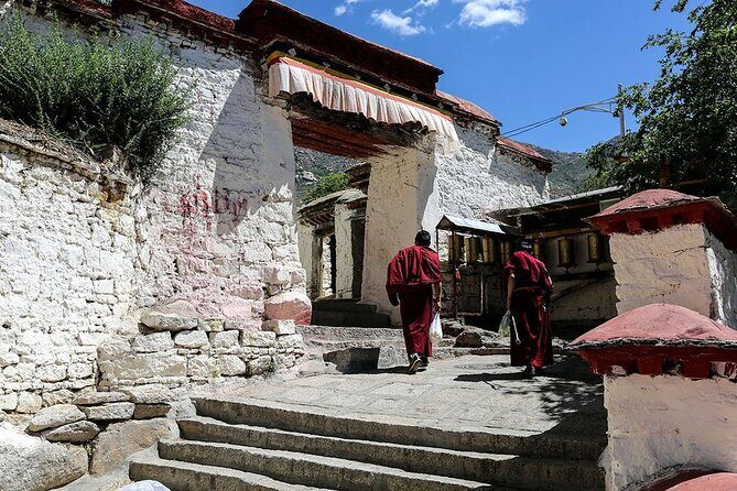 4 Day Lhasa City Group Tour Monasteries and Cultural Highlights - What Makes This Tour Stand Out?