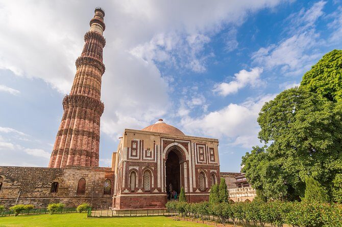 4-Days Golden Triangle Tour with Ranthambore Safari from Delhi - Day 2: The Majesty of the Taj Mahal and Mughal Heritage in Agra