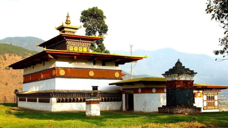 6 Days Luxury Tour to Bhutan in Group - What Travelers Can Expect: The Practical Details