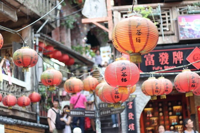 6 Hours Private Charter from Taipei in Shifen and Jiufen - What’s Included — And What’s Not