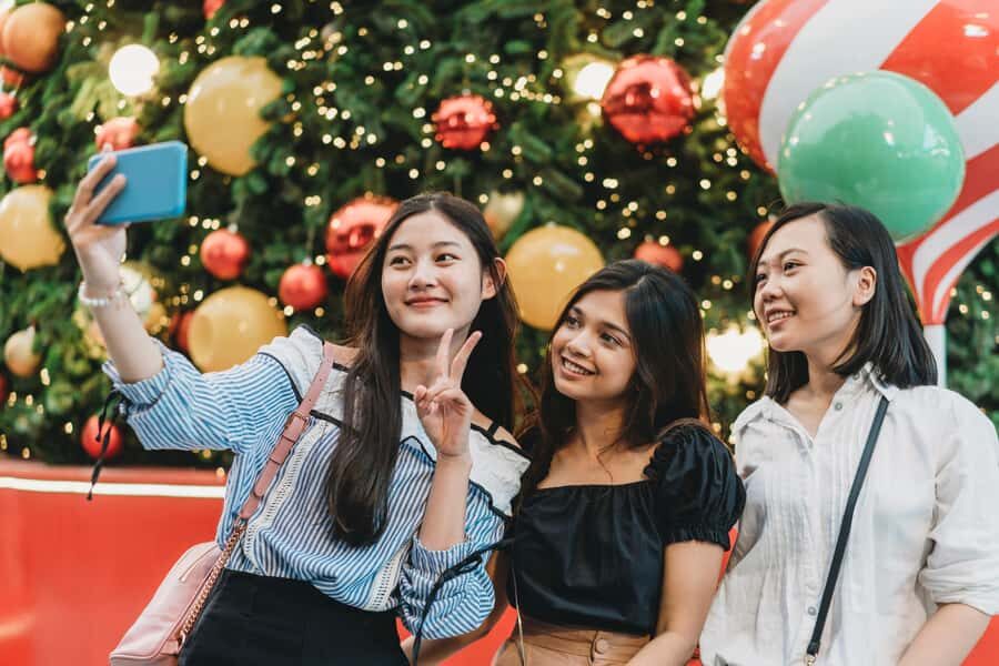 A Bangkok Christmas Walk: Private Tour with Coconut Pancakes - What You Can Expect: A Festive City Walk