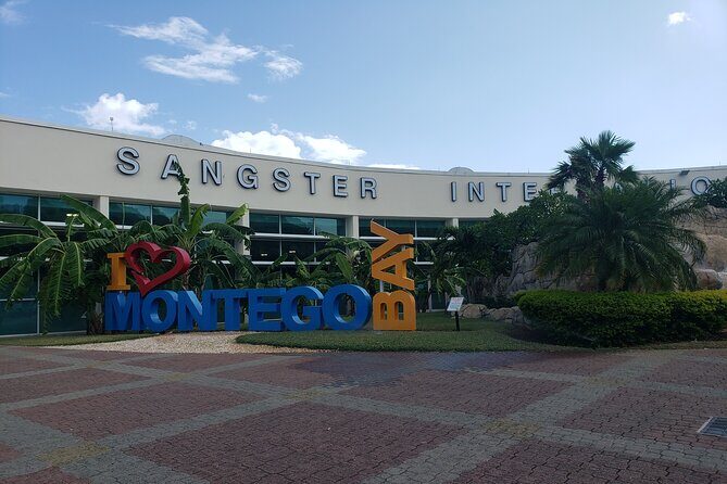 A "Private" Airport Transfer to any Resort in NEGRIL - The Experience: What to Expect and How It Works