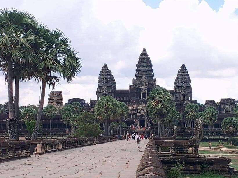 A Small Sharing Tour to Angkor Temples - Who Should Consider This Tour?