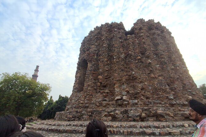 A Sunset Walk at Qutub Complex - The Authentic Insights from Reviewers