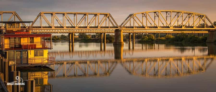Adelaide Hills Tour with River Murray 3 Hour Lunch Cruise. - Transportation, Group Size, and Overall Value