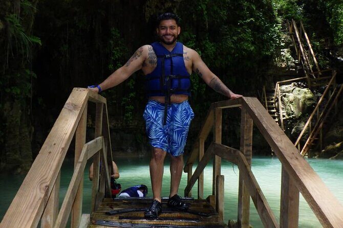 Adventure Damajagua Waterfalls and Monkey House in Puerto Plata - Encounter with Squirrel Monkeys at Monkeyland