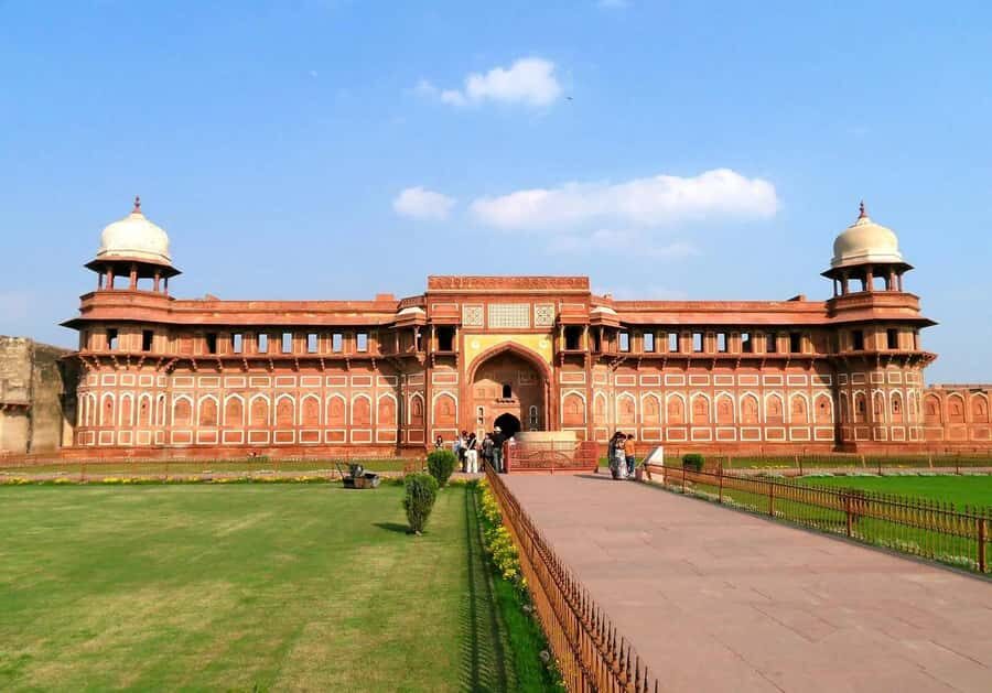 Agra: Taj Mahal & Agra Fort Skip-the-Line Tickets with Guide - An In-Depth Look at the Experience  