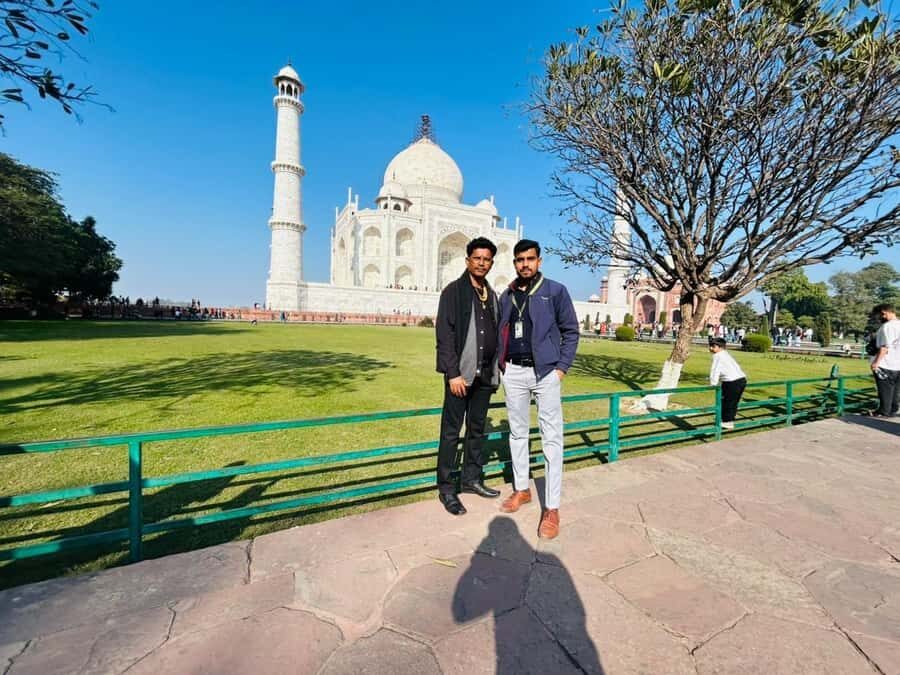 Agra: Taj Mahal Express Entry Tickets w/ Local Expert Guide - An In-Depth Look at the Tour Experience