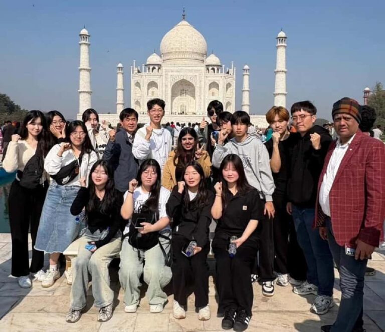 Agra: Taj Mahal Express Entry Tickets w/ Local Expert Guide - Priority Access: Skip the Queue and Enter Smoothly