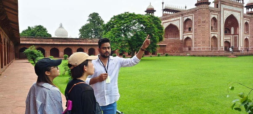 Agra: Taj Mahal Skip-the-Line & Agra Fort Private Day Tour - Discovering the Taj Mahal: A Moment of Awe