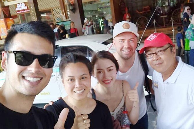 Airport Shuttle - Going Beyond the Basics: Why This Transfer Is a Good Deal