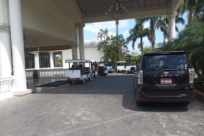 Airport Transfer to Negril - The Vehicle & Amenities