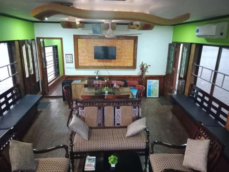 Alappuzha: Private Backwater Cruising & Walking in Alleppey - Exploring the Different Boat Options