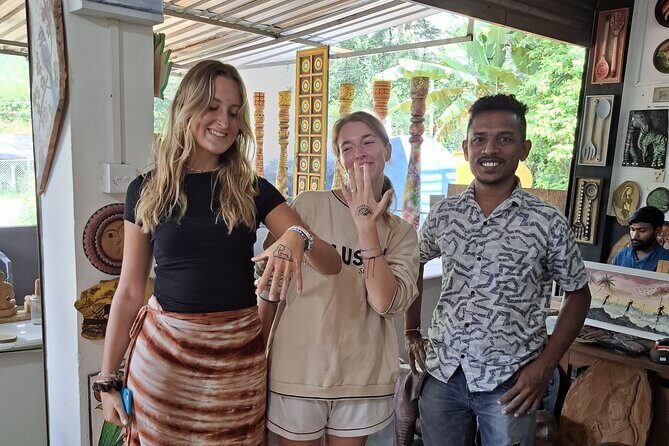 Ambuluwawa Tower and Kandy City Tuk Tuk Tour with Epic views - Why Travelers Love This Tour