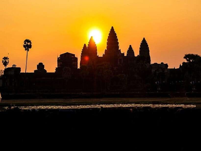 Angkor Wat Small Tour Sunrise With Private Tuk Tuk - An In-Depth Look at the Angkor Wat Sunrise Tour