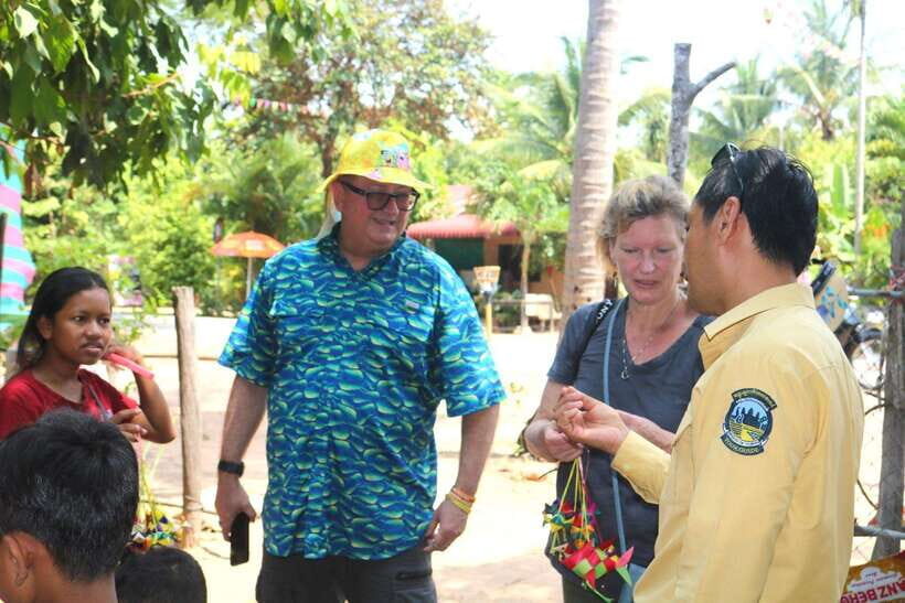 Angkor Wat: Sunrise 2.5 Days with Tonle Sap Lake Tour - Authentic Encounters and Guide Insights