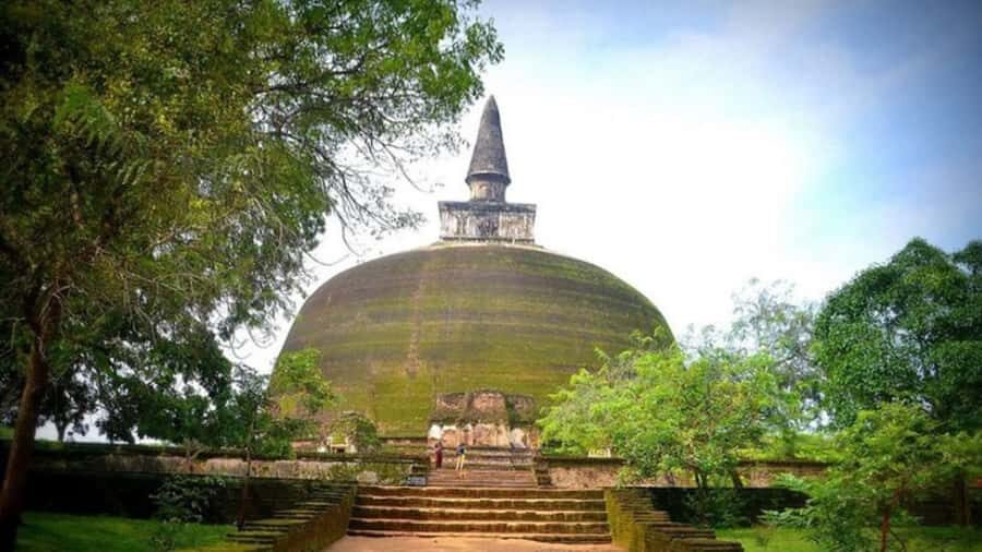Anuradhapura: Tuk Tuk Tour with Temples & Hidden Stories - What to Expect on the Tour