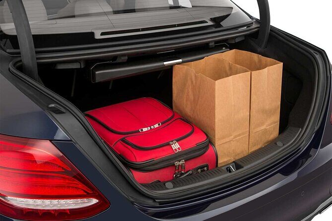 Arrival Transfer from Sydney Airport SYD to Sydney city by Sedan - What to Expect at the Airport and During the Journey