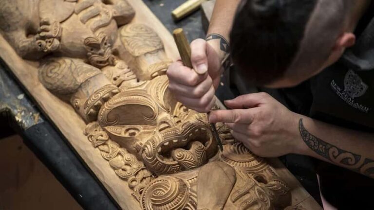 Auckland: Rotorua Highlights inc Wai O Tapu & Te Puia Tour - Deep Dive into Each Stop