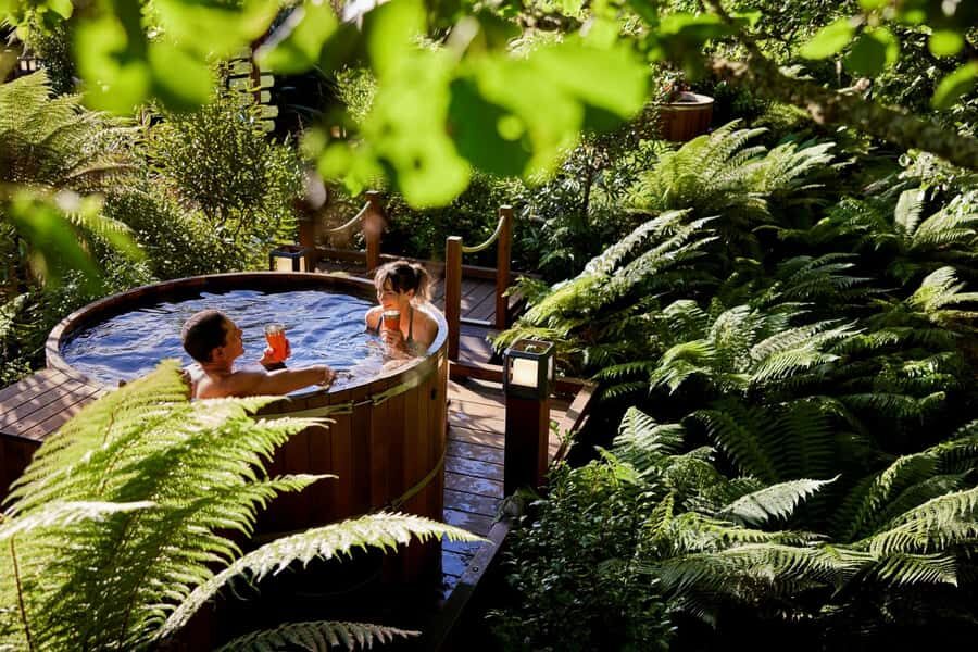 Auckland: Rotorua Highlights Tour with Wai-O-Tapu & Hot Tubs - What Sets This Tour Apart?