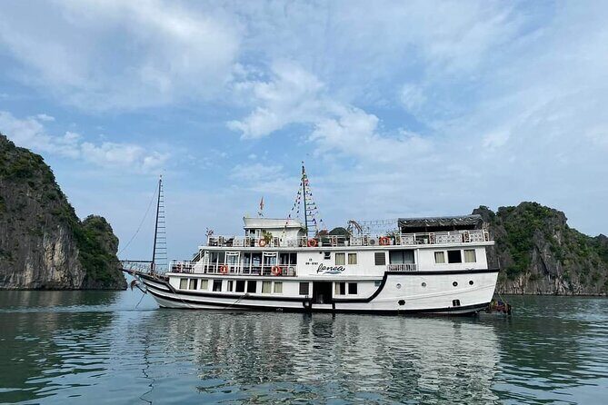 Bai Tu Long Bay 2 Days 1 Night With Renea Cruise - Activities and Excursions