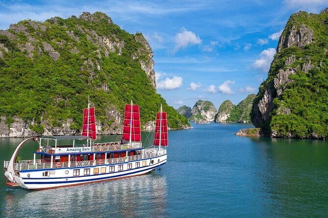 Bai Tu Long Premium Day Trip Cruise and Kayak with Island Views - Exploring Bai Tu Long Bay’s Hidden Treasures