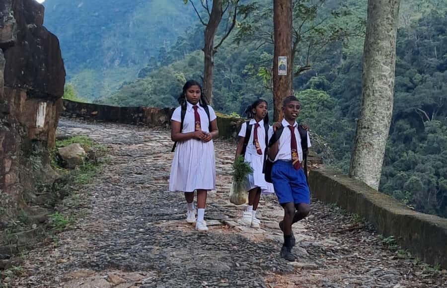 Baker's Bend and Nagrak Village Trail - Exploring Nagrak Village and the Highland Trails