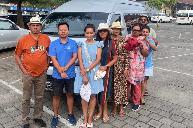 Bali big Van charter with English speaking Driver - Private group - Ubud Art Market