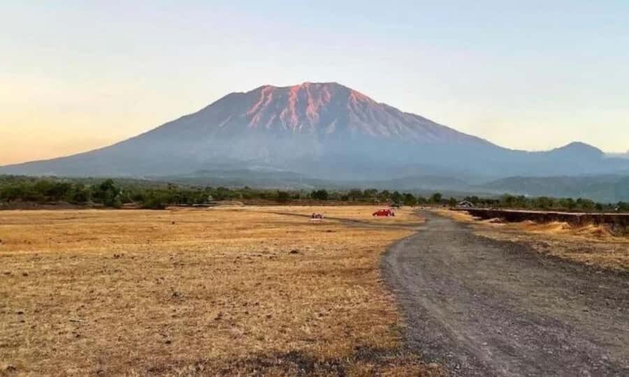 Bali: Hill Sunrise or Sunset Tour with Savana Tianyar Visit - Experience Highlights: A Detailed Look at What You’ll Encounter