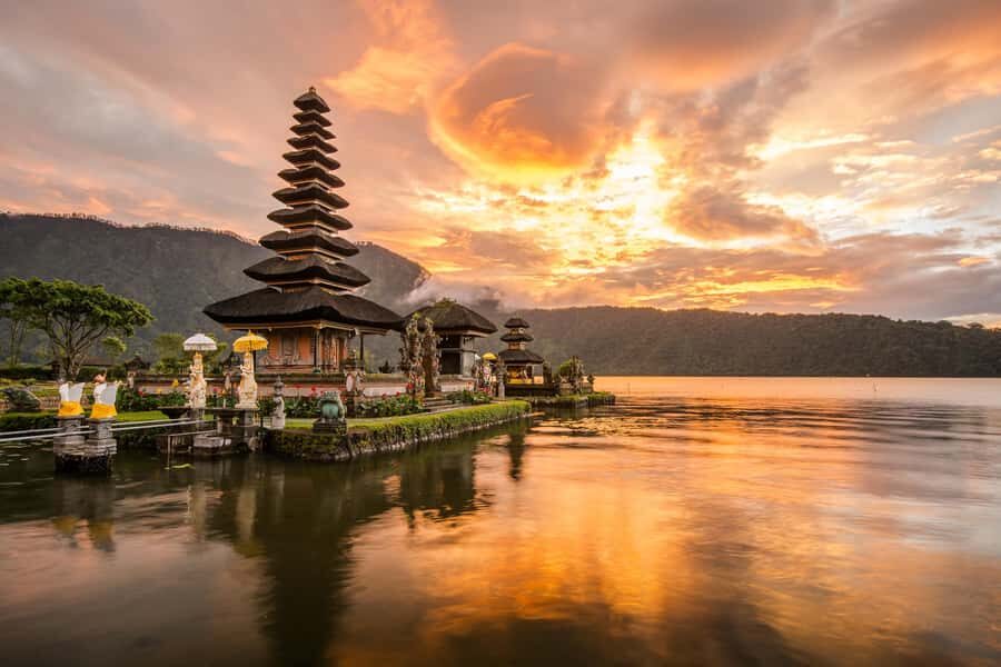 Bali: Lake Bratan, Handara Gate, Waterfall & Swing Tour - Detailed Breakdown of the Itinerary