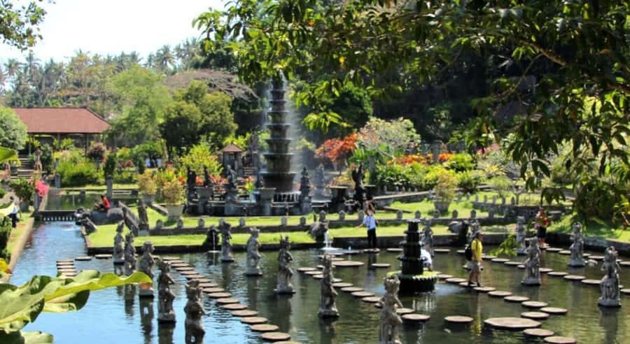Bali: Lempuyang Temple, Tirta Gangga, and Goa Lawah Tour - Authentic Experiences and Authentic Guides