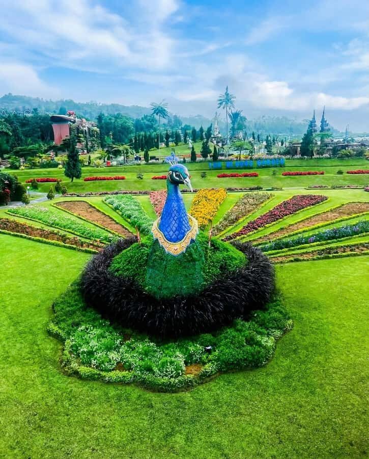 Bali: Natures Bloom, Lake Reflections and Strawberry Bliss - Detailed Breakdown of the Itinerary