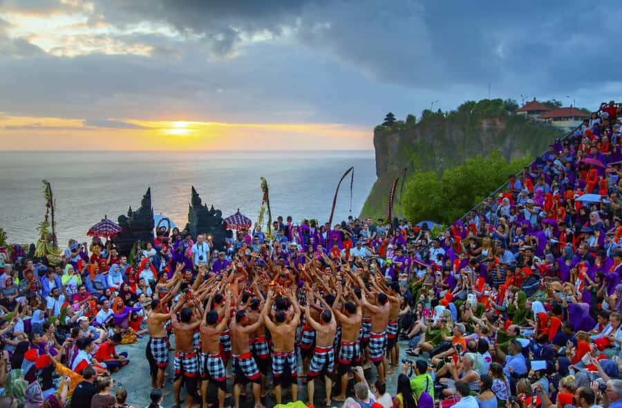 Bali: Padang Padang Beach, Uluwatu Temple & Kecak Dance Tour - Time and Transportation: Making It Work