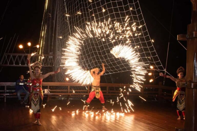 Bali: Phinisi Sunset Dinner Cruise with Entertainment - What the Reviews Say: Authentic Insights