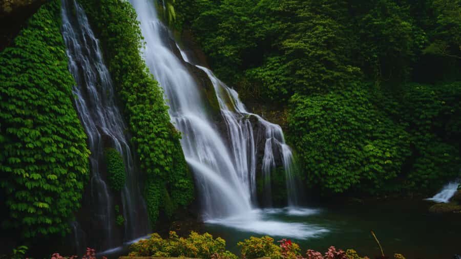 Bali : Tanah Lot Temple - Lake Temple, Banyumala Waterfall - First Stop: Tanah Lot Temple – Bali’s Iconic Sea Shrine