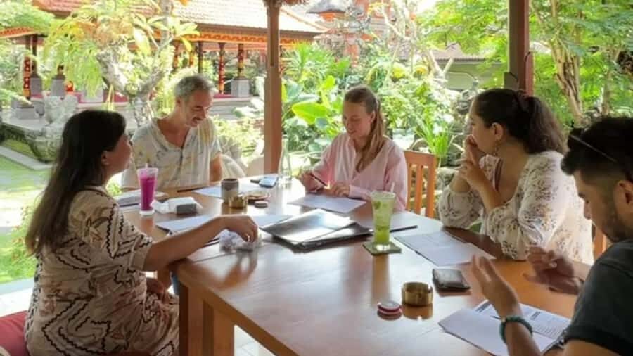 Bali Traditional Shopping Tour with Live Bahasa Practice - Detailed Breakdown of the Tour