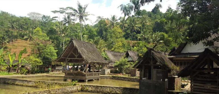 Bandung: 2-Day Galunggung, traditional village, & Papandayan - A Comprehensive Look at the 2-Day West Java Tour