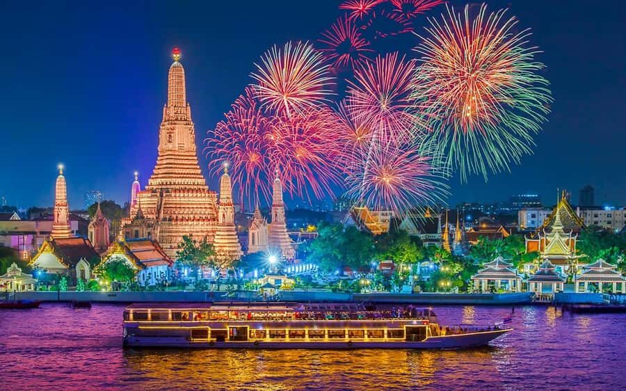 Bangkok Chao Phraya Cruise with Luxury Buffet & Open Deck - The Itinerary in Detail