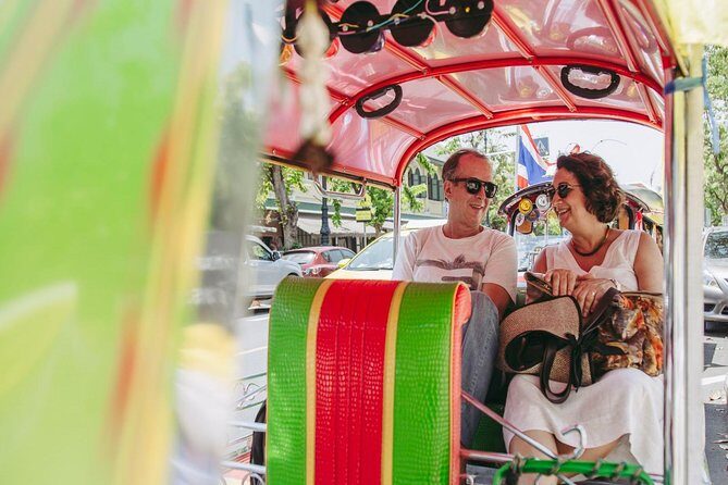 Bangkok Electric Tuk Tuk: Thonburi, Wang Lang & Food Tour - Transportation and Group Size