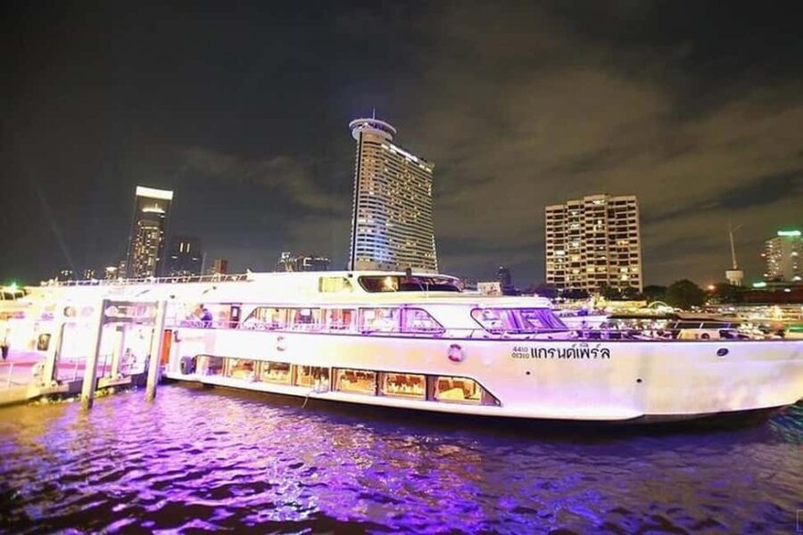 Bangkok: Evening Dinner Cruise with Live Music Chao Phraya - The Value of the Experience