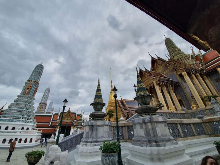 Bangkok: Grand palace and Iconic temple Half-Day Private - What to Know Before Booking