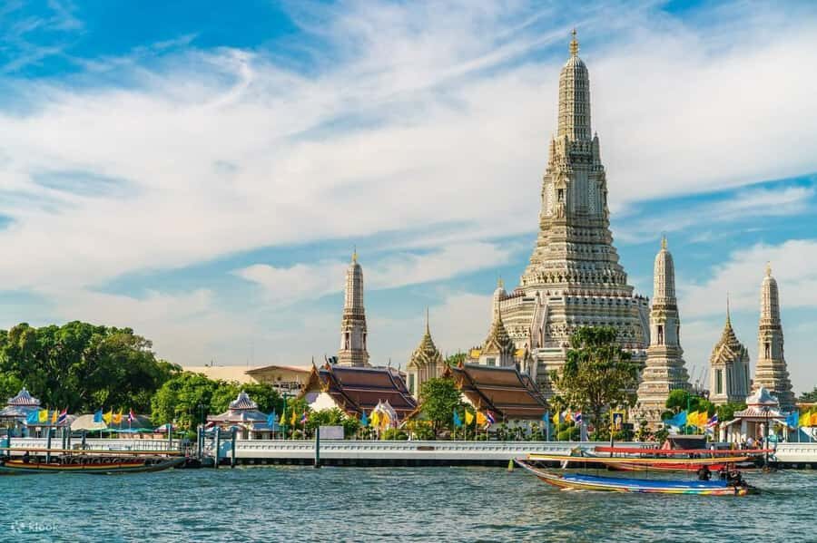 Bangkok: Grand Palace, Wat Pho, and Wat Arun Guided Tour - The Itinerary in Detail