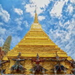 Bangkok: Grand Palace, Wat Pho, Wat Arun Sacred & Local Tour - What the Tour Entails