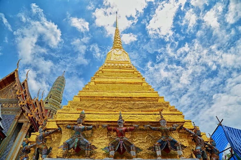 Bangkok: Grand Palace, Wat Pho, Wat Arun Sacred & Local Tour - What the Tour Entails