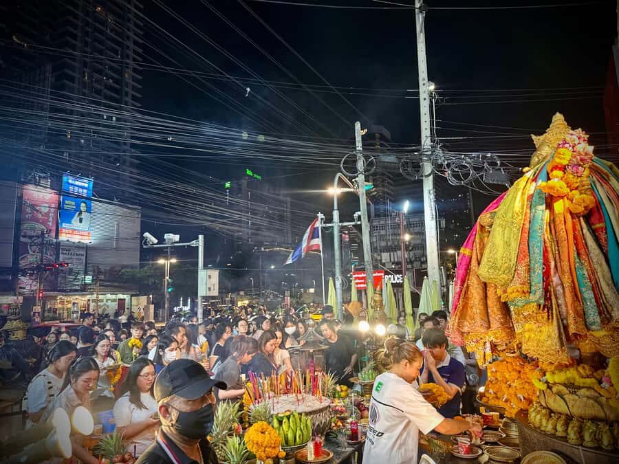 Bangkok; Huai Khwang Fortune Wealth & Career Blessing Tour - What is the Huai Khwang Wealth & Career Blessing Tour?