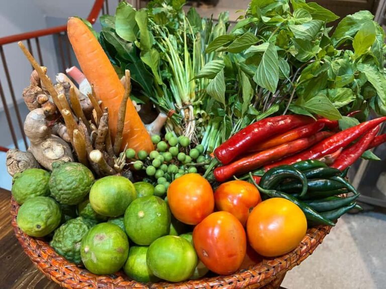 Bangkok: Market Tour, Cooking Class, & Temple Visit - Practical Details and Tips