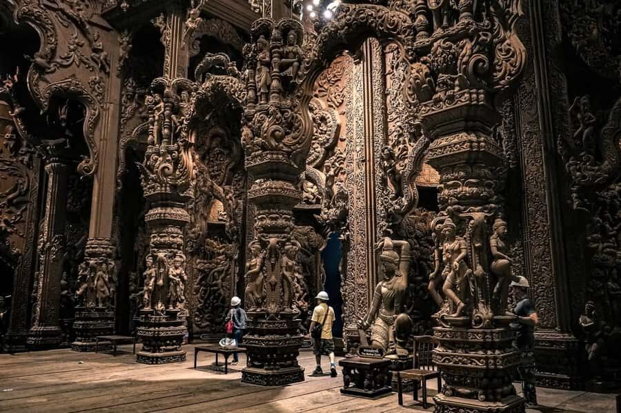 Bangkok & Pattaya Pickup: Evening Sanctuary & Alcazar Show - What Makes This Tour Special