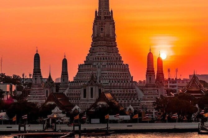 Bangkok : Sunset Food tour by Tuk Tuk boat with big Buddha view - What Makes This Tour Stand Out?
