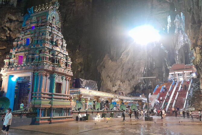 Batu Cave and Kuala Lumpur Heritage Tour by Train and Walking - Dataran Merdeka & Sultan Abdul Samad Building: Kuala Lumpur’s Historic Heart