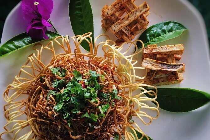 Beijing Hutong Night Tour with Yunnan Style Dinner and Boat Ride - Why This Tour Offers Good Value